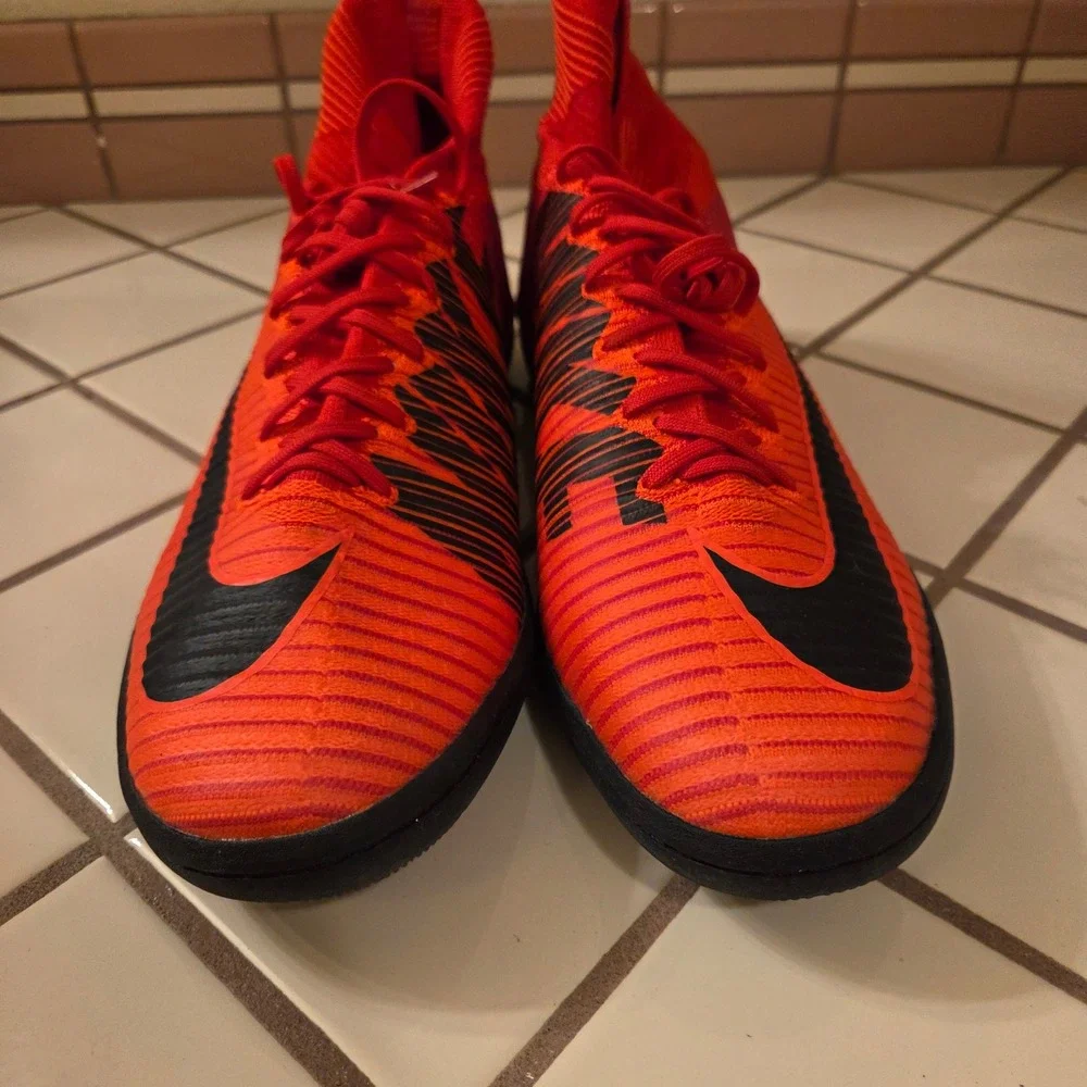 Nike MercurialX Proximo II IC Indoor Soccer Shoes Red Black 831976-616 Mens 13